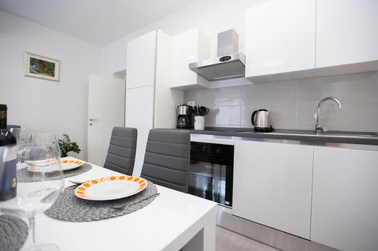 Ferienwohnung Triple A Split Exterior foto