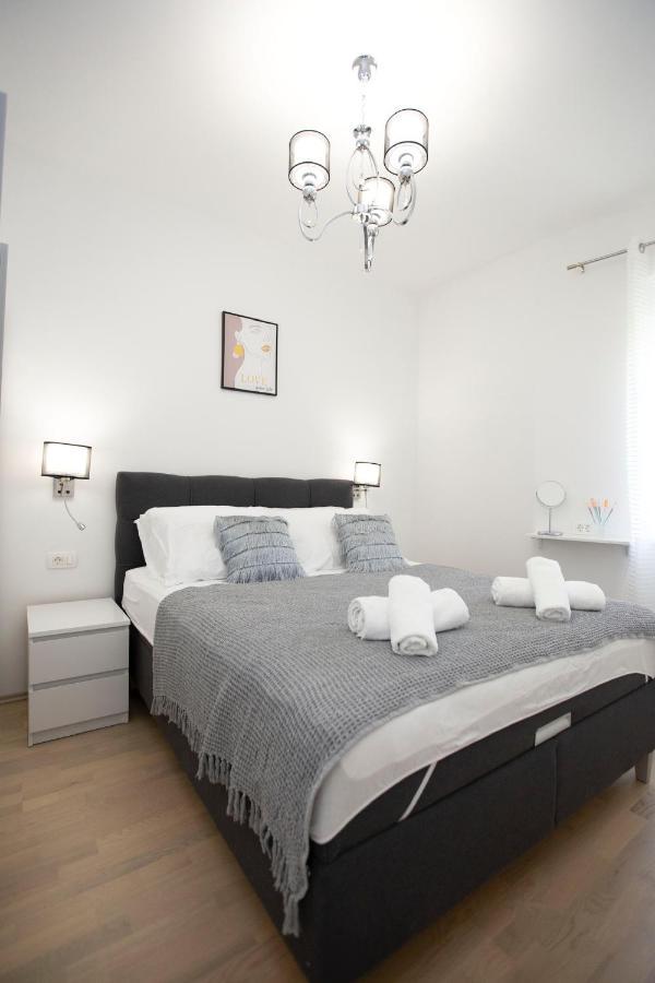 Ferienwohnung Triple A Split Exterior foto