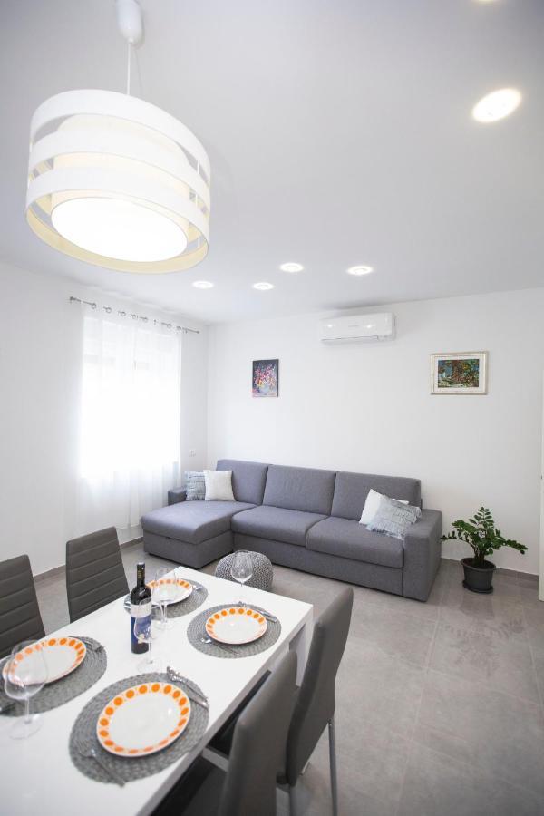 Ferienwohnung Triple A Split Exterior foto