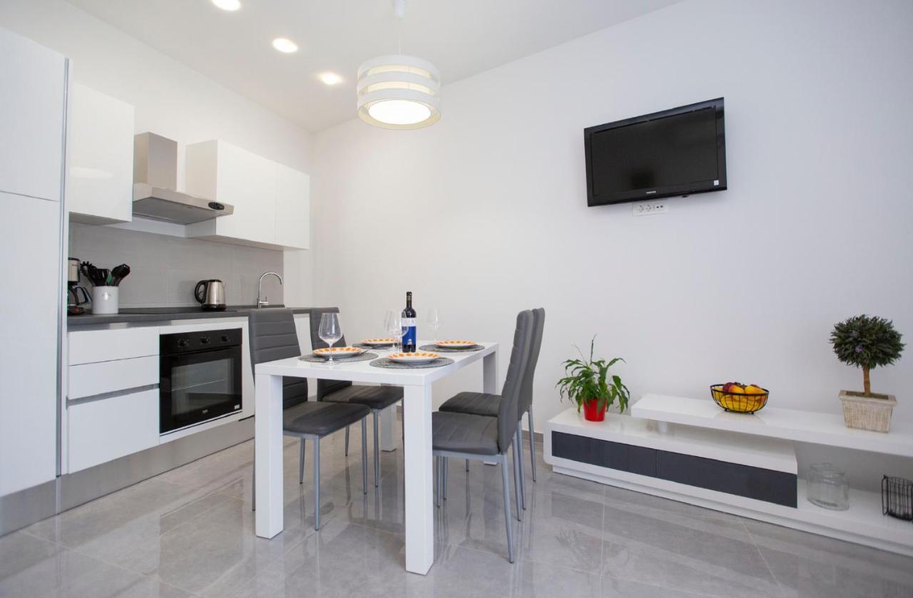 Ferienwohnung Triple A Split Exterior foto